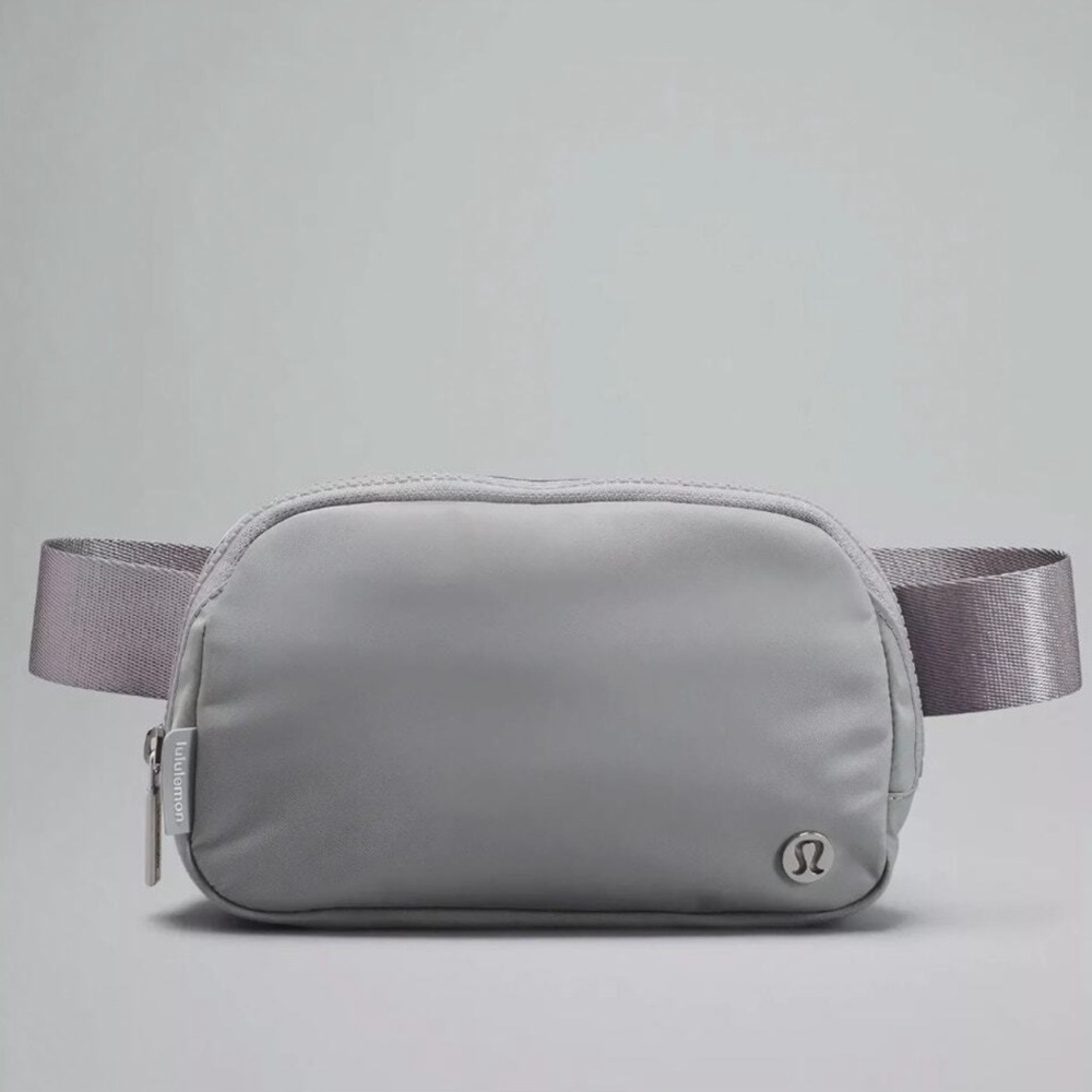 🌟NWT🌟Lululemon Gray Everywhere Belt Bag 1L